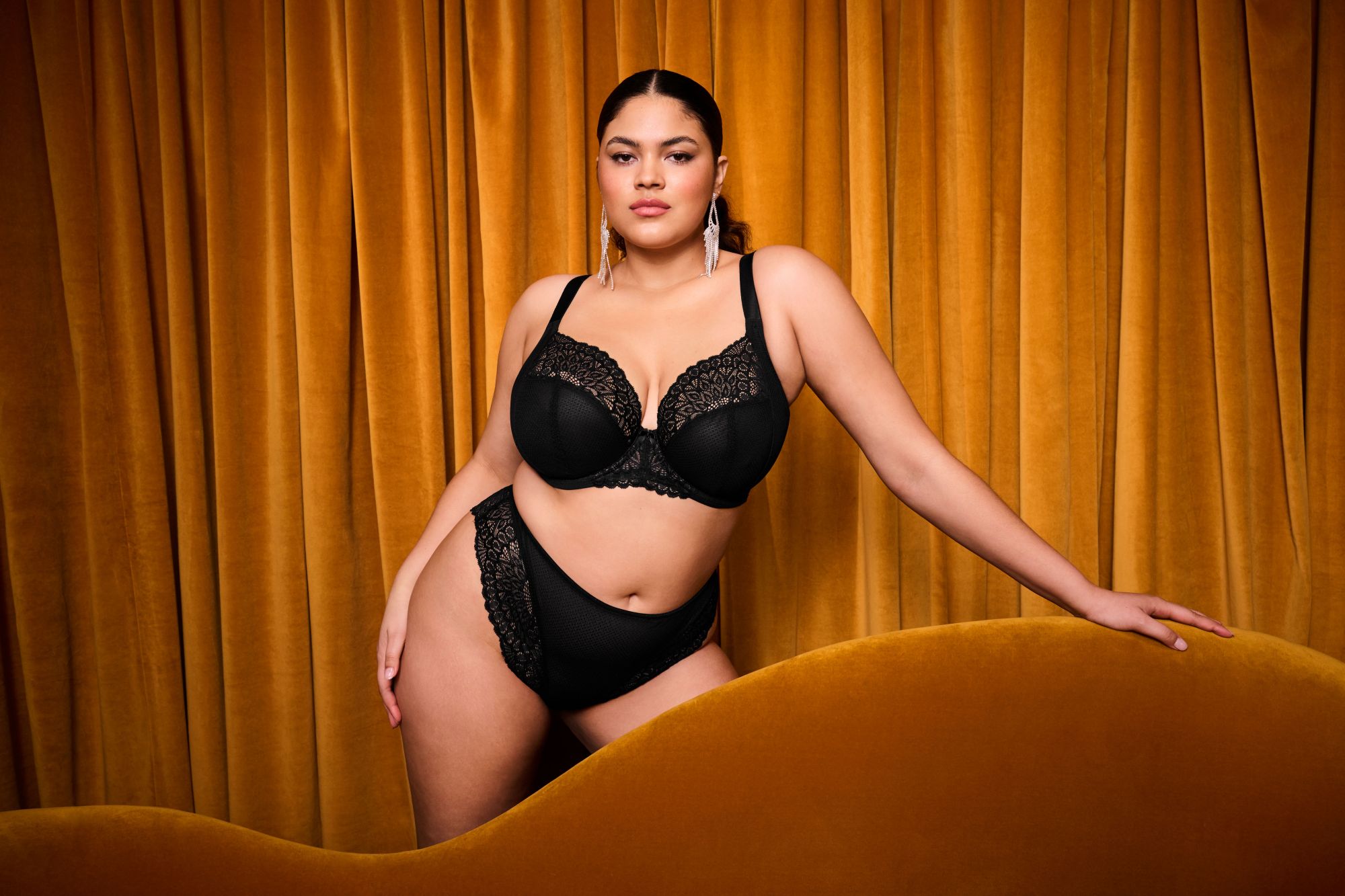 TIERNIE BLACK UW-PLUNGE-BRA-STRETCH EL303334 BRIEF EL303350 WEB